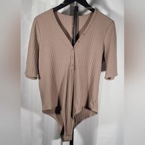 Elegant Tan Ribbed Bodysuit